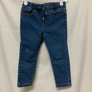 Steve’s Jeans 4T Boys 
81% Cotton, 17% Polyester, 2% Spandex
Elastic waist